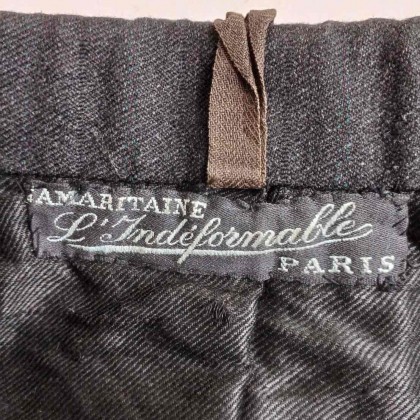 1930年代、パリの百貨店で売られていた既製品スーツから庶民のエレガンスを読み解く・・・。