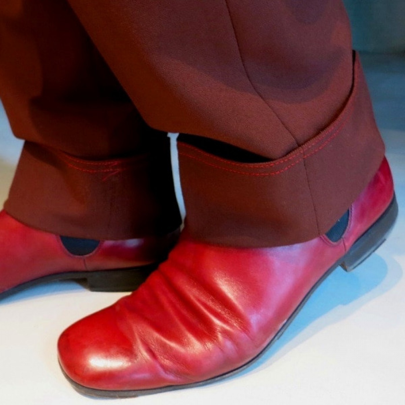 PREMIATAの赤いブーツ